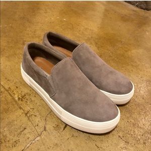 Steve Madden Gills Platform Slip Ons